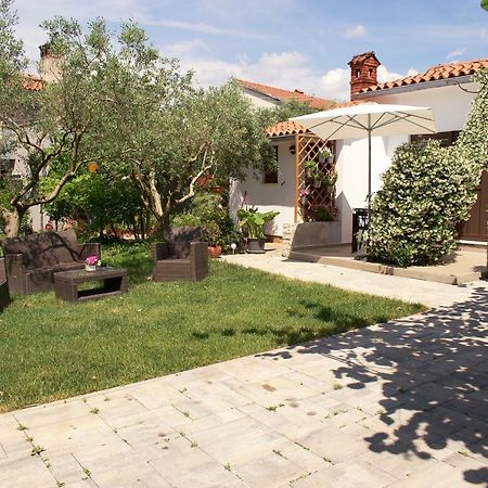 Wine Garden Holiday Home Pula Exterior photo