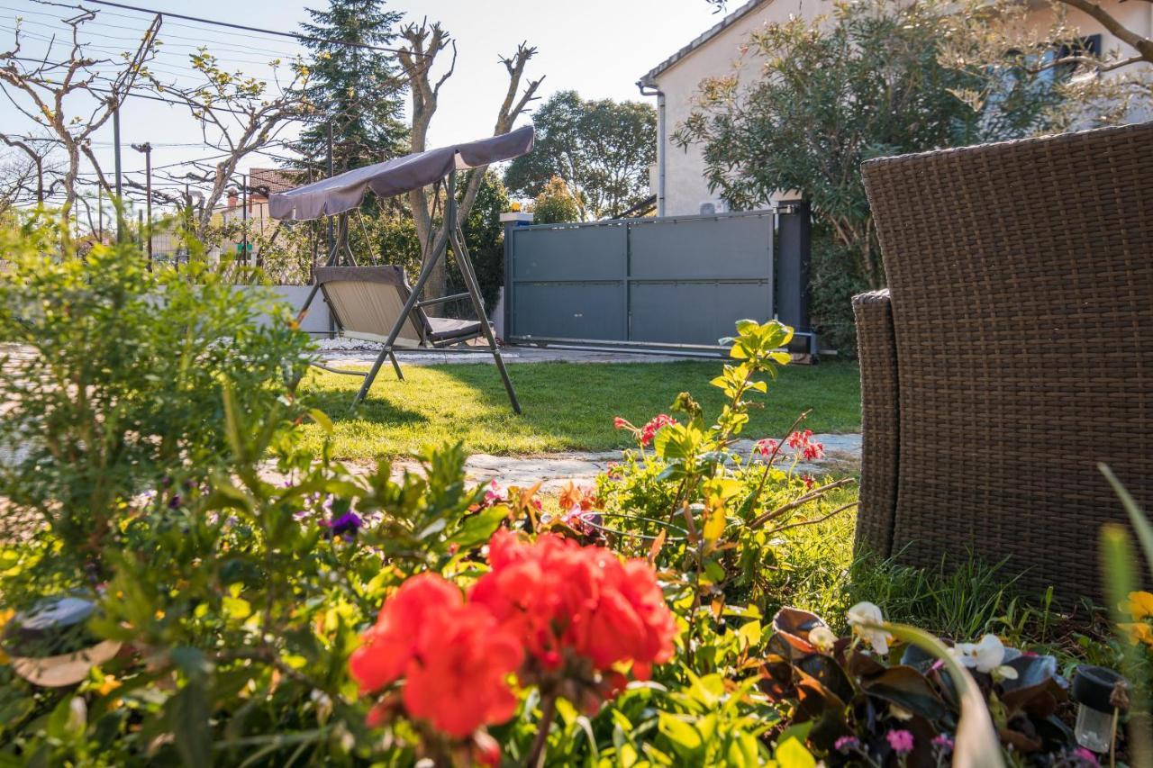 Wine Garden Holiday Home Pula Exterior photo